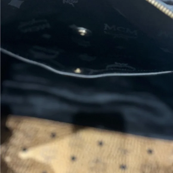 Luxury Metallic Gold and Black Weekender Bag - Picture 9 of 12